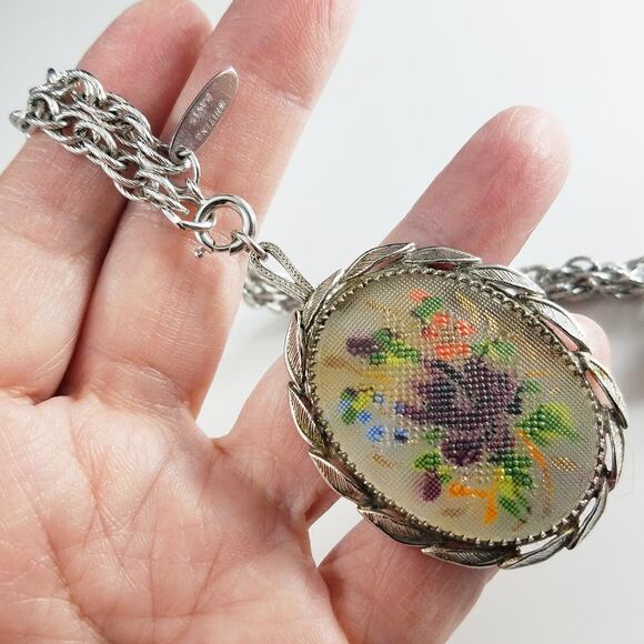 Whiting & Davis Floral Pendant Necklace, Silver Tone, Textured Glass, Vintage - Picture 8 of 10